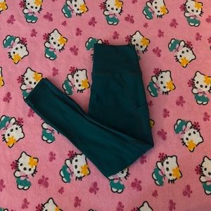 - Fabletics leggings